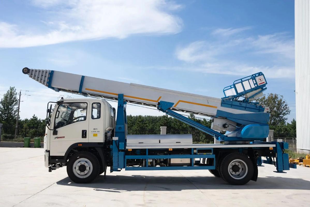 苏州云梯上料车租赁费用