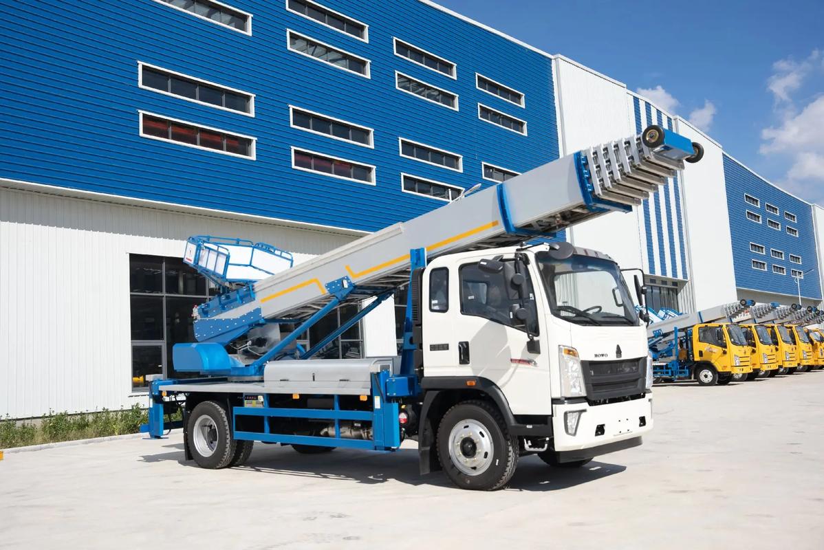 苏州出租云梯车高空作业车 建筑垃圾搬运